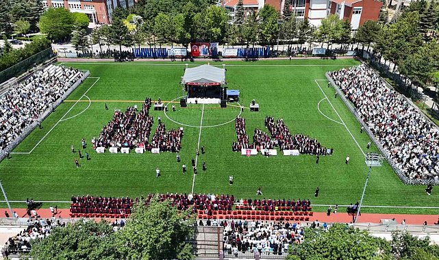 Anadolu Üniversitesi'nde mezuniyet heyecanı başladı
