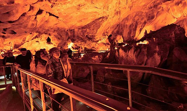 Ankara Büyükşehir Belediyesi "Kent Gezileri" sürüyor