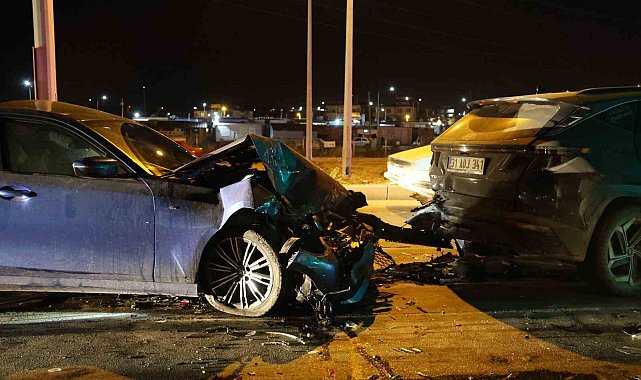 Antakya'da 2 otomobilin çarpıştığı kazada 1 kişi yaralandı
