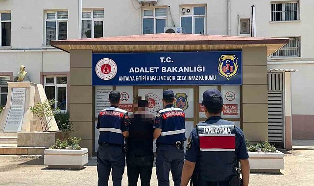 Antalya'da 22,5 yıl kesinleşmiş hapis cezası ile aranan şahıs, operasyonla yakalandı