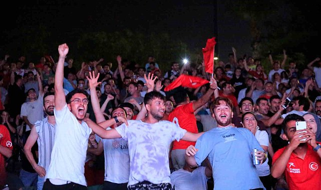 Antalya'da milli sevinç