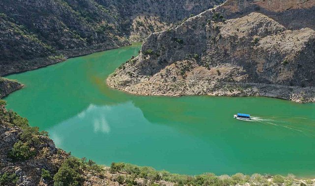 Arapapıştı Kanyonu hayran bırakıyor