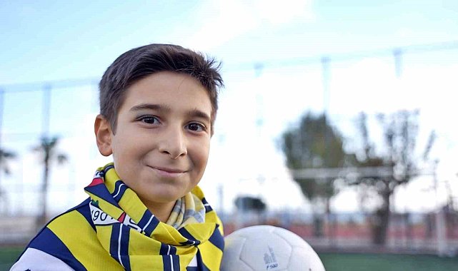 Arda Güler önce hastalığı yenen Ares'i mutlu etti, ardından tüm Türkiye'yi