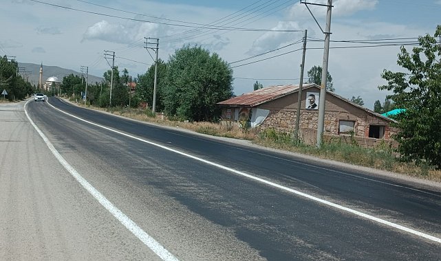 Aşırı sıcaklardan dolayı asfalt eridi