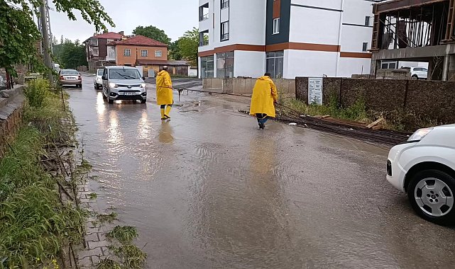 Aşırı yağıştan çadırları zarar gören tarım işçileri otele yerleştirildi