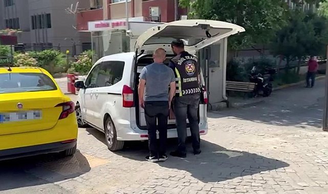 Ataşehir'de yolculara küfür yağdıran taksici yakalandı