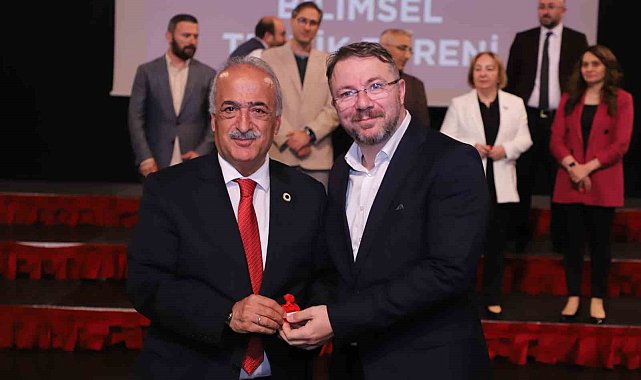 Atatürk Üniversitesi'nde bilimsel teşvik töreni