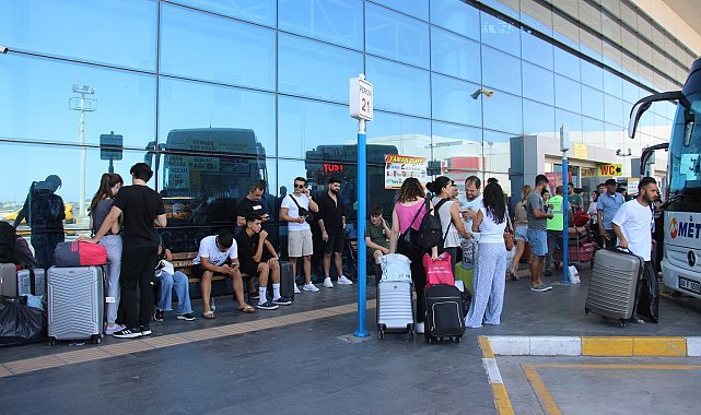 Aydın Şehirlerarası Otobüs Terminali'nde Kurban Bayramı yoğunluğu