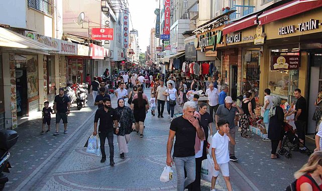 Aydın'da çarşı pazar yoğunluğu
