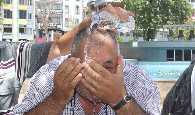Aydınlı vatandaş: "Bu sıcağı yemeyen Egeli olmaz"