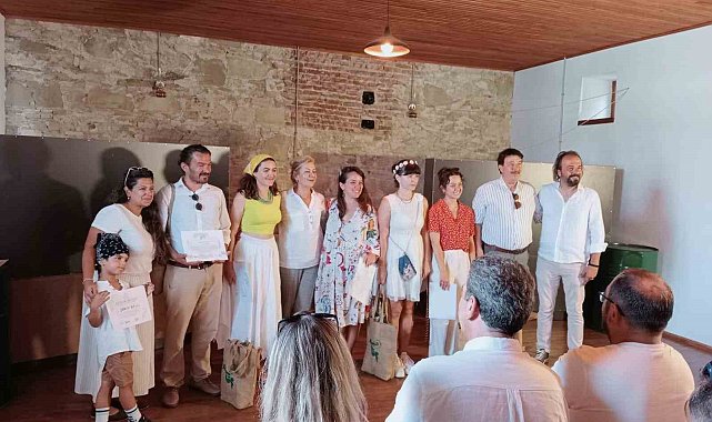 Ayvalık'ta Mutluköy Yaşam Merkezi yılsonu etkinliği renkli performanslara sahne oldu