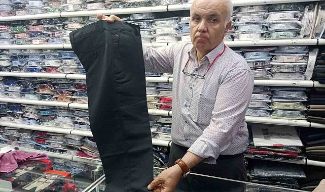 Babalar Günü için hediyelik giysi geleneğinin sona ermesi esnafı üzüyor