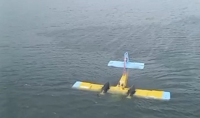 Bafa Gölü'ne sert iniş yapan uçaktaki ikisi pilot üç personel sağ olarak kurtarıldı