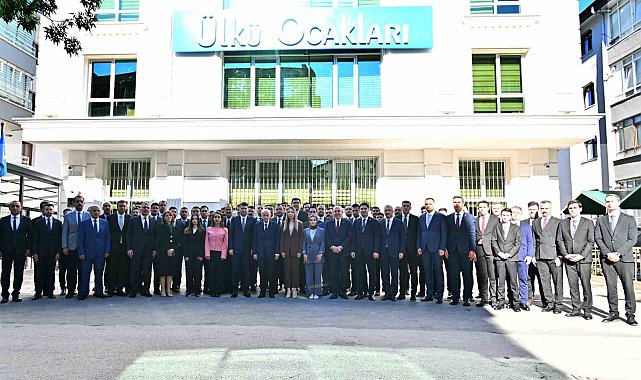 Bahçeli, Ülkü Ocakları Eğitim ve Kültür Vakfı'nı ziyaret etti