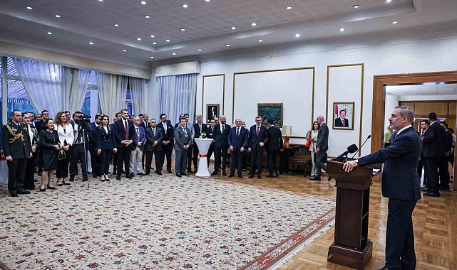 Bakan Fidan, Pekin'de Türk iş adamları ile bir araya geldi