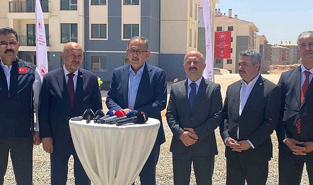 Bakan Özhaseki: "Kalıcı deprem konutlarının tamamını 2025 sonuna kadar teslim edeceğiz"
