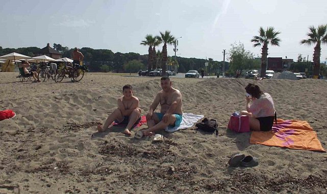 Balıkesir'de plaj kirliliği tepkilere neden oldu
