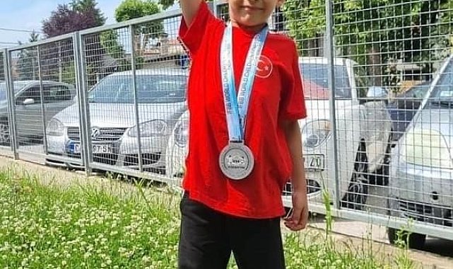 Balıkesirli minik sporcu Emrah Şenay, dünya ikincisi oldu