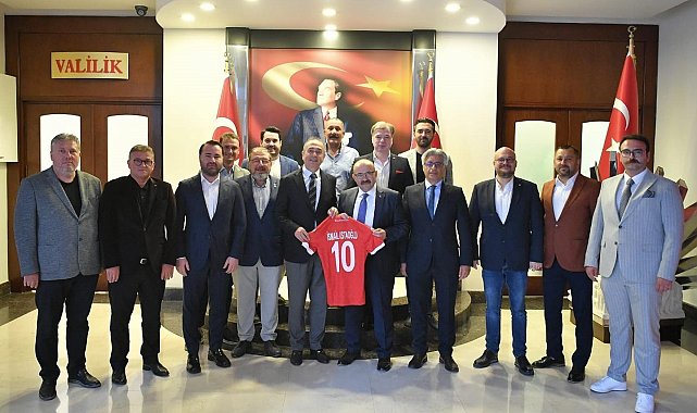 Balıkesirspor yönetimi, Vali Ustaoğlu'nu ziyaret etti
