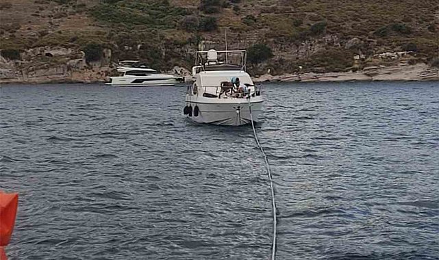 Bardakçı koyunda sürüklenen tekneyi KIYEM ekipleri kurtardı