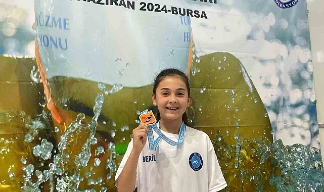 Başarılı yüzme sporcusu Türkiye 3'üncü oldu