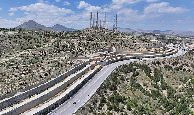 Başkan Altay: "Akyokuş'ta panoramik olarak Konya'nın görülebileceği nezih bir alan oluşturuyoruz"