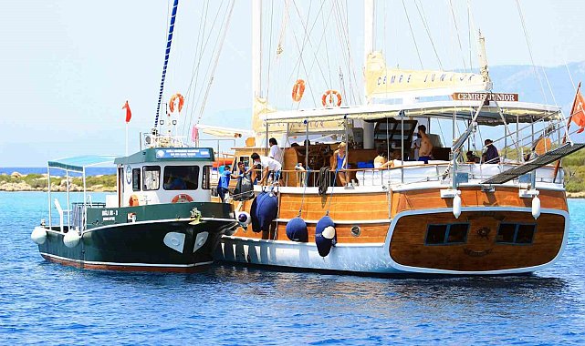 Başkan Aras; &quot;Denizlerin korunması turizm için önemli&quot;