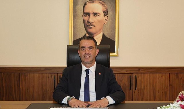 Başkan Arıcı&#039;dan Koçarlılı çocuklara karne hediyesi