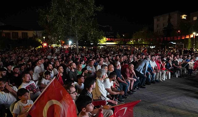 Başkan Aydın, galibiyet coşkusunu vatandaşlarla yaşadı