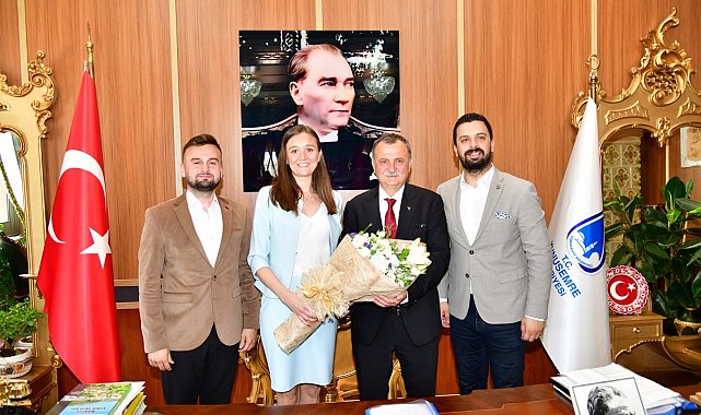 Başkan Balaban Manisa'nın tek kadın Belediye Başkanı Durbay'ı ağırladı