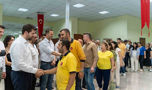 Başkan Boltaç: "Daha temiz bir Tarsus için bayramda da çalışmaya devam edeceğiz"