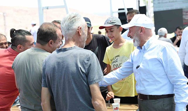 Başkan Çolakbayrakdar, kurban yerinde vatandaşlarla bayramlaştı