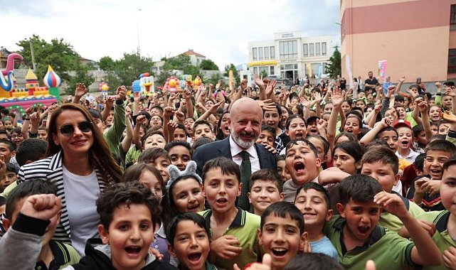 Başkan Çolakbayrakdar: "Hizmetlerimizle çocuklarımızın geleceğini inşa ediyoruz"