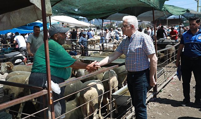 Başkan deveciler kurban pazarını ziyaret etti