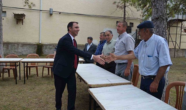 Başkan Karabacak Beylikovalılarla bayramlaştı