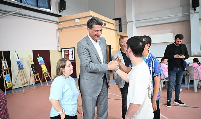 Başkan kocaman, özel çocukların hayır panayırında