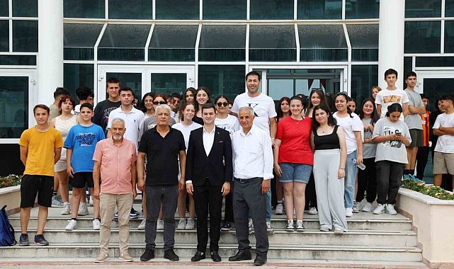 Başkan Mandalinci'den mezun olduğu okula ziyaret