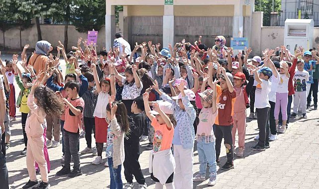 Başkan Özel: "Yenişehirli çocuklar çok şanslı"
