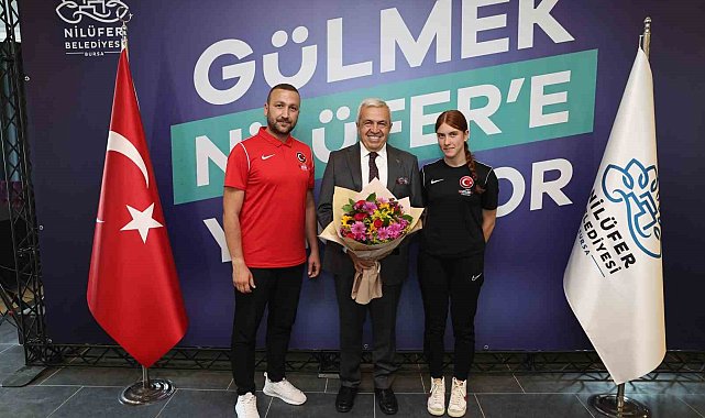 Başkan Şadi Özdemir bir günde bin 400 kişiyi ağırladı