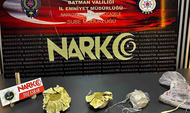 Batman'da bir otomobilde yarım kilo esrar ele geçirildi