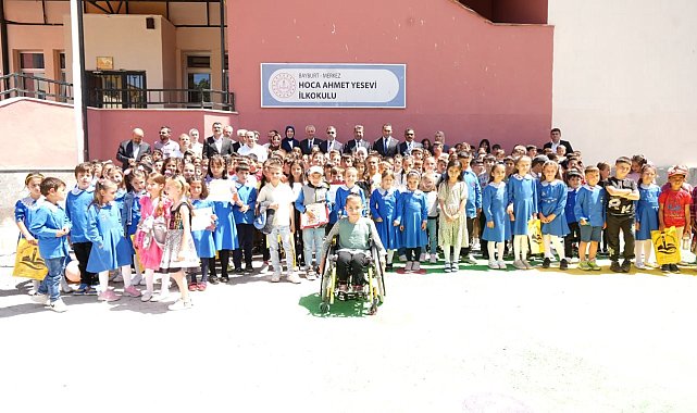 Bayburt'ta 13 bin 618 öğrenci karne heyecanı yaşadı