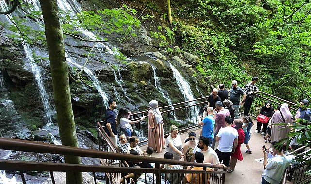 Bayram boyunca binlerce kişiyi ağırladı