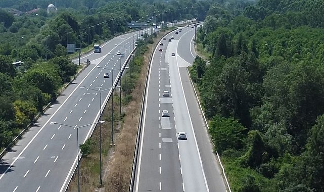 Bayram dönüşü Düzce'de trafik geçişi rahat