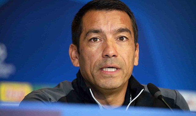 Beşiktaş'ın yeni teknik direktörü Giovanni van Bronckhorst oldu