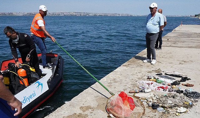 Beylikdüzü sahilinde kıyı ve deniz dibi temizliği yapıldı
