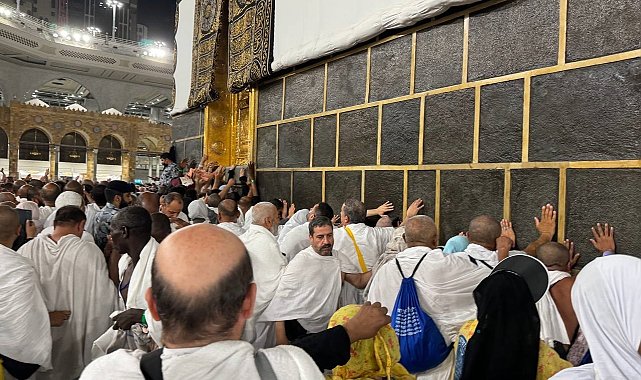 Beytullah'a yüz sürmek hacıların en büyük hayali