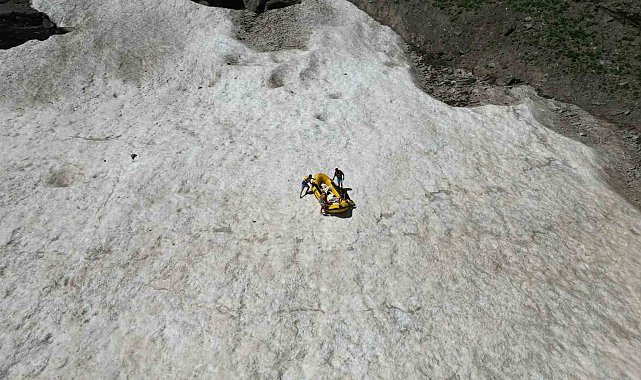 Beytüşşebap'ta karda rafting antrenmanı