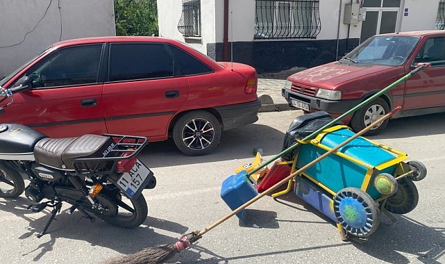 Bilecik'te yolda temizlik yapan işçiye motosiklet çarptı