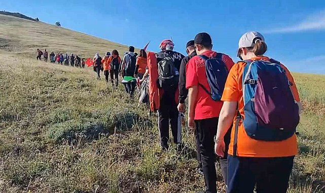 Bin 463 rakımlı Sivri Tepe'nin zirvesinde İsrail protesto edildi