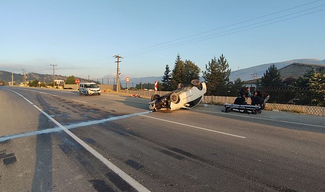 Bolu'da kontrolden çıkan otomobil tepetaklak oldu: 1 yaralı